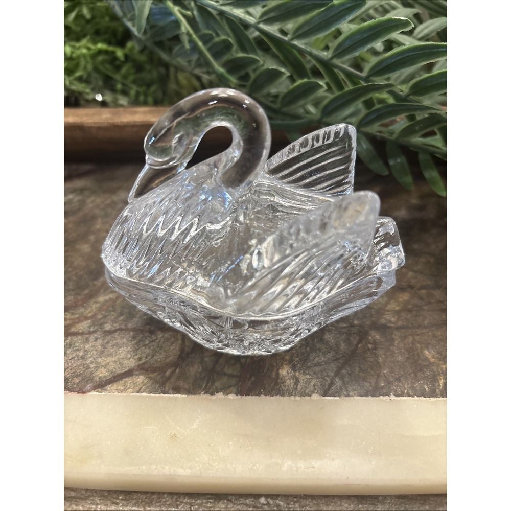 Clear Glass Swan On A Nest Covered Lidded Trinket Ring Jewelry Nesting Dish